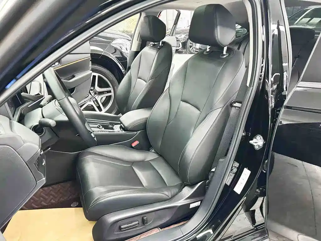 Honda Accord 2023 — фото 16