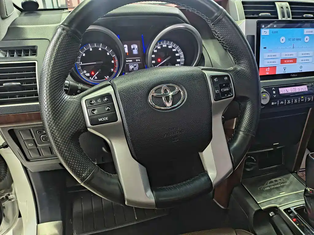 Toyota Prado 2018 — фото 15