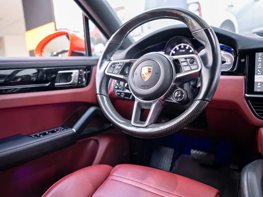 Porsche Cayenne 2020 — фото 18