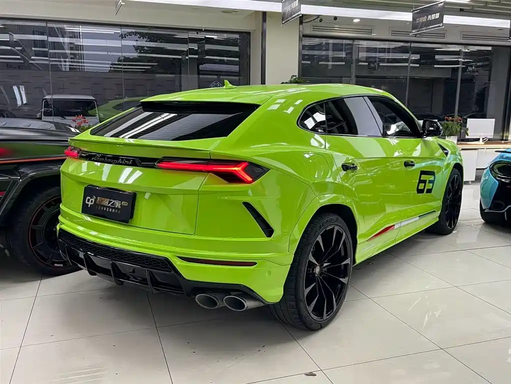 Lamborghini Urus 2020 — фото 9