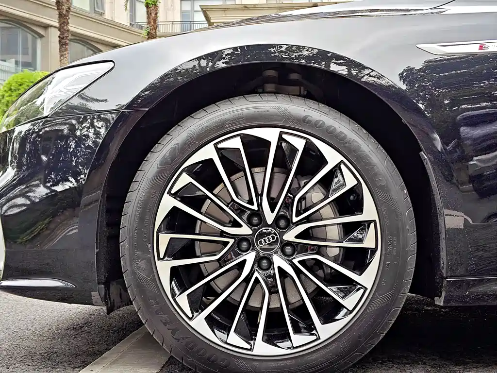 Audi A7L 2025 — фото 5