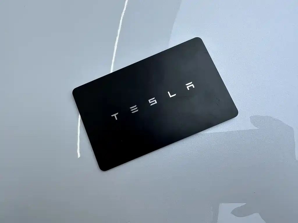 Tesla Model Y L 2025 — фото 19