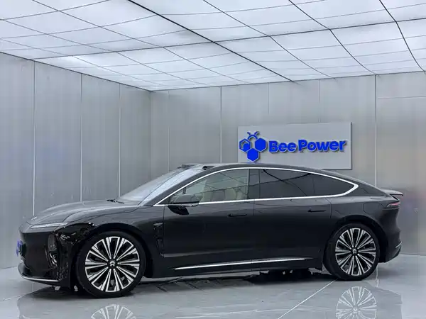 NIO ET9 2025
