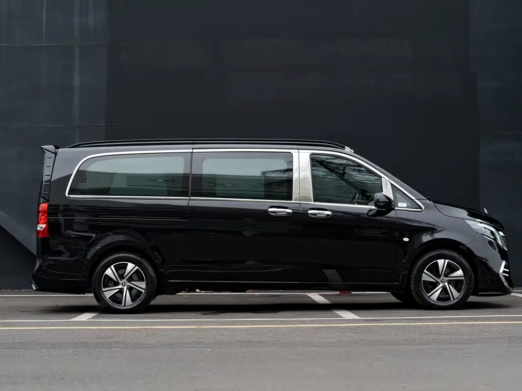 Mercedes-Benz Vito 2024 — фото 4