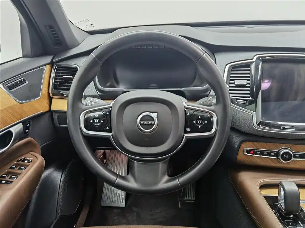Volvo XC90 2023 — фото 11