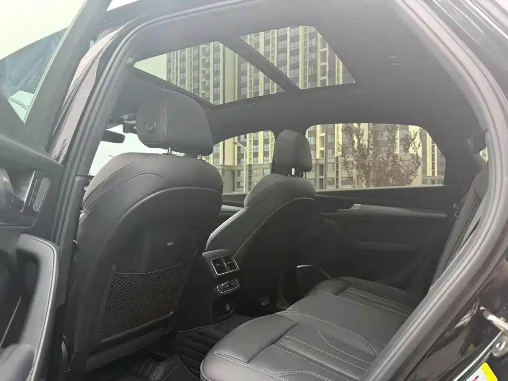 Audi Q5L Sportback 2022 — фото 8