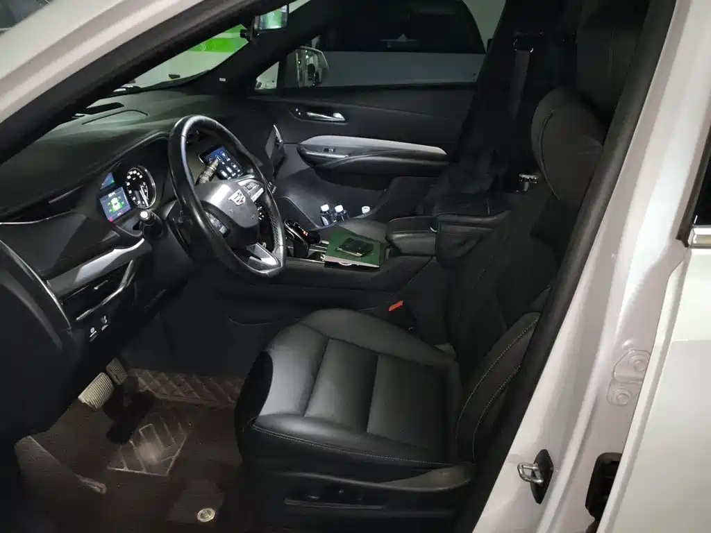 Cadillac XT4 2021 — фото 12