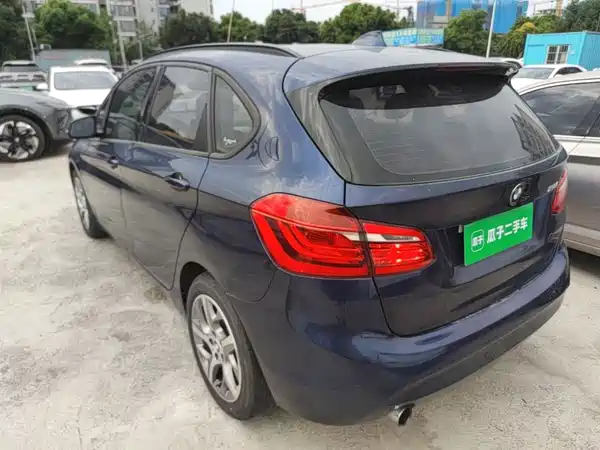 BMW 2 Series Station Wagon 2015