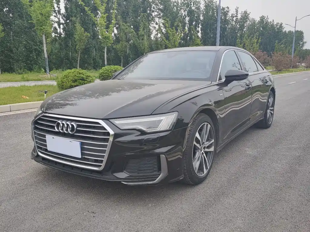 Audi A6L 2022 — фото 1