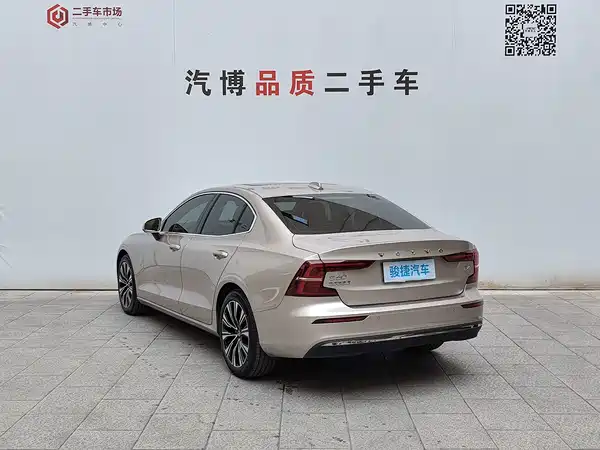 Volvo S60 2022
