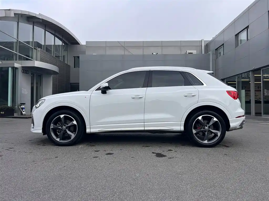 Audi Q3 2020 — фото 4