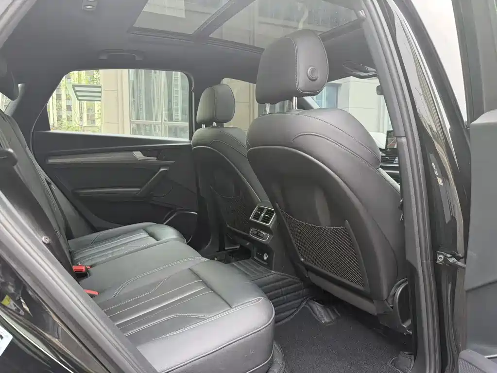 Audi Q5L Sportback 2022 — фото 5