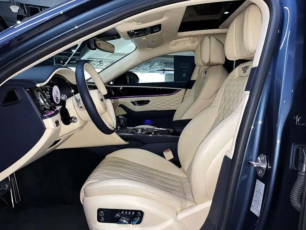 Bentley Flying Spur 2020 — фото 16