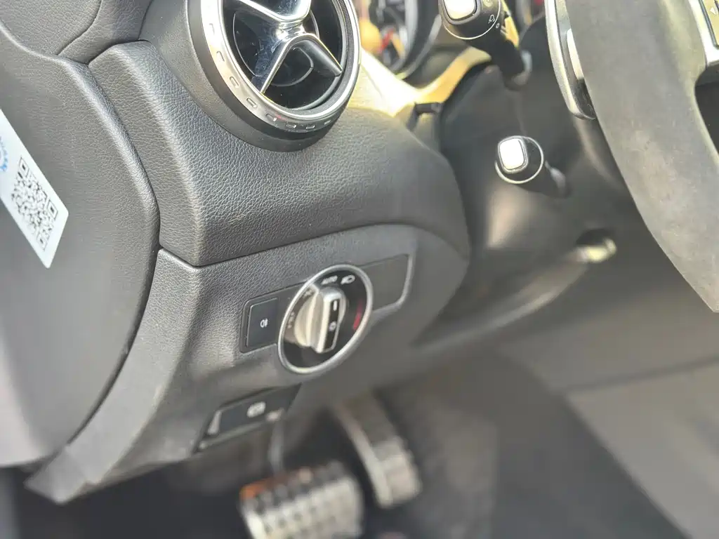 Mercedes-Benz GLA AMG 2015 — фото 19