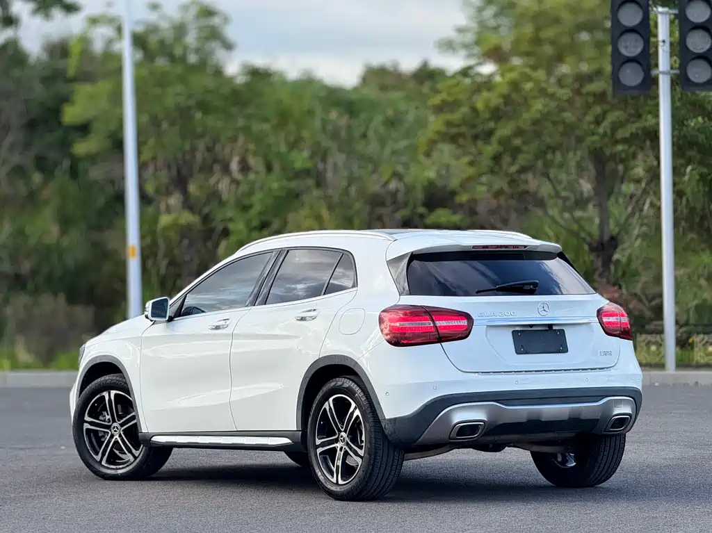 Mercedes-Benz GLA 2018 — фото 16