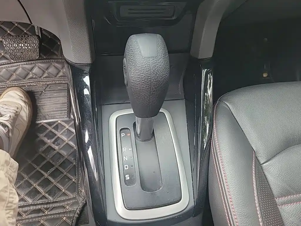 Ford Ecosport 2015 — фото 11