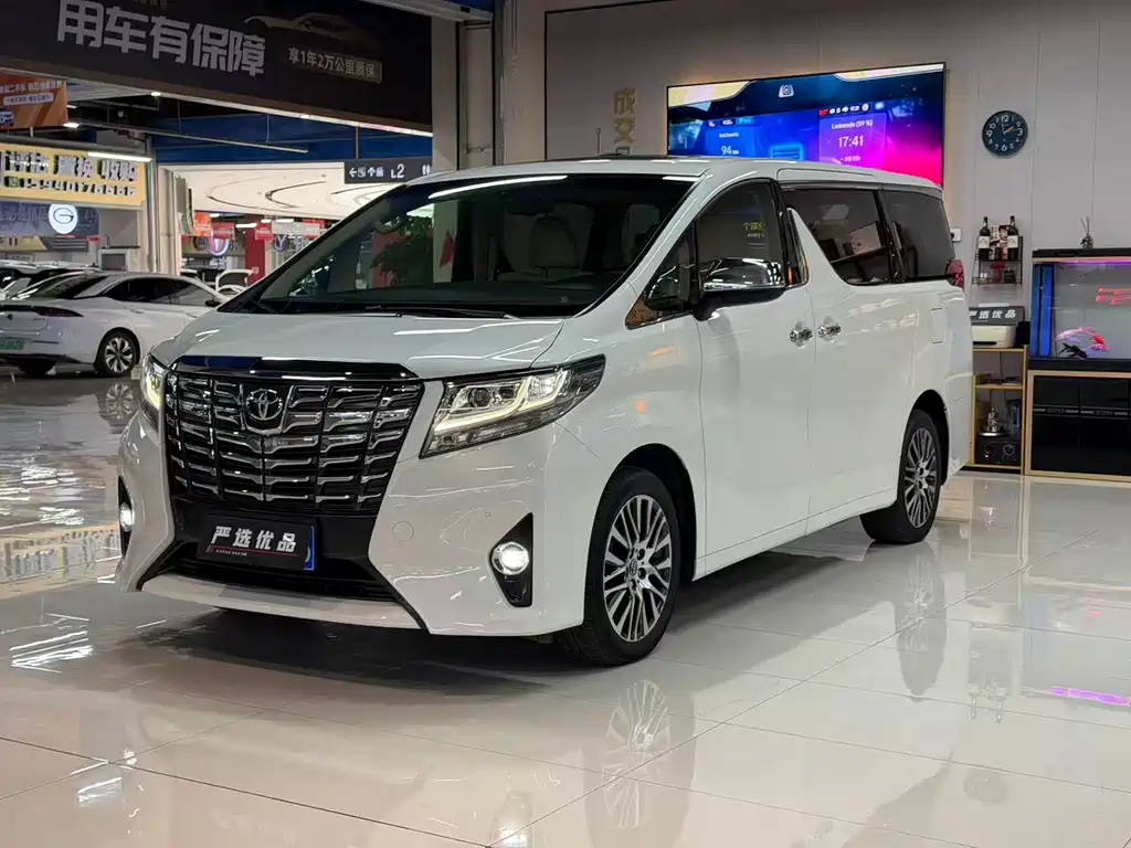 Toyota Alphard 2017 — фото 1