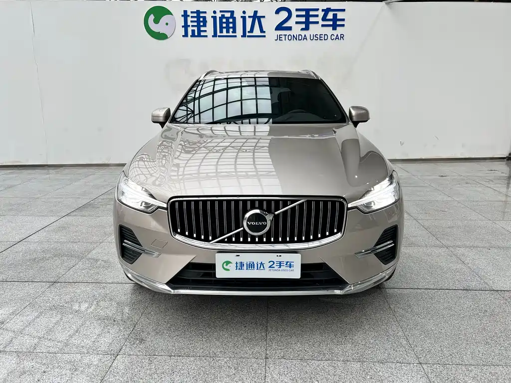 Volvo XC60 2023 — фото 5