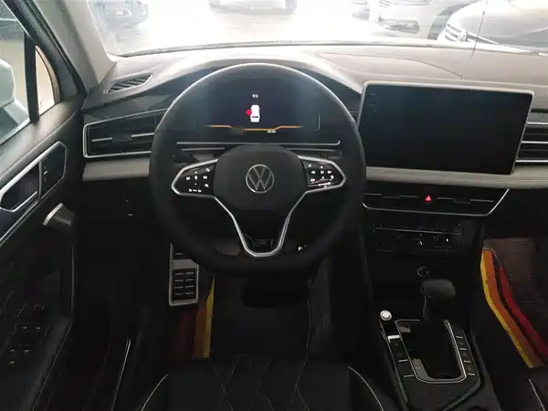 Volkswagen Tiguan L 2023