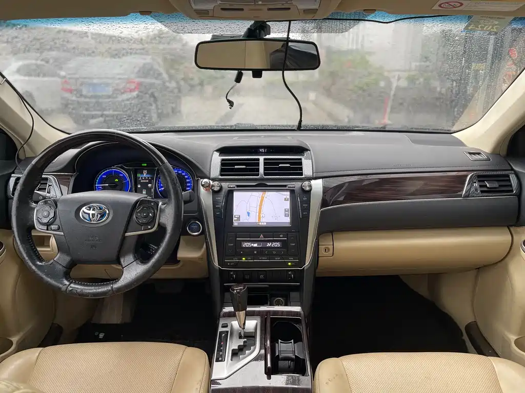 Toyota Camry 2016 — фото 11