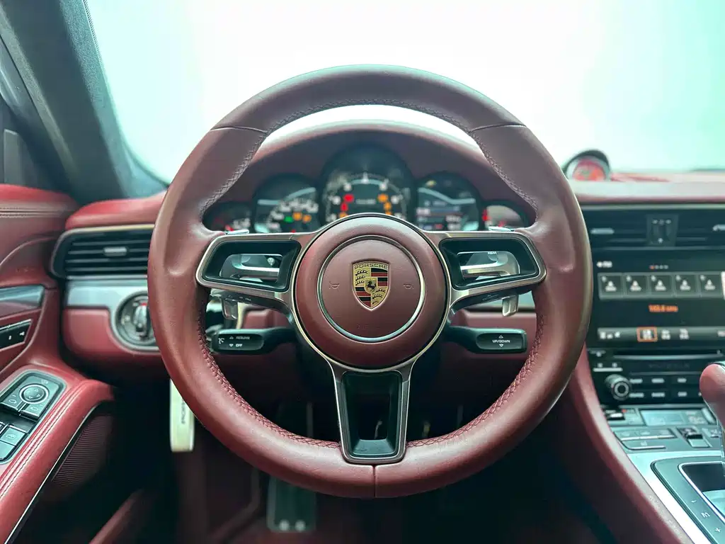 Porsche 911 2016 — фото 19
