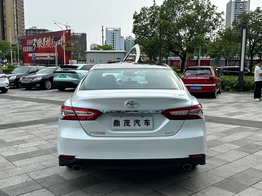 Toyota Camry 2020 — фото 5
