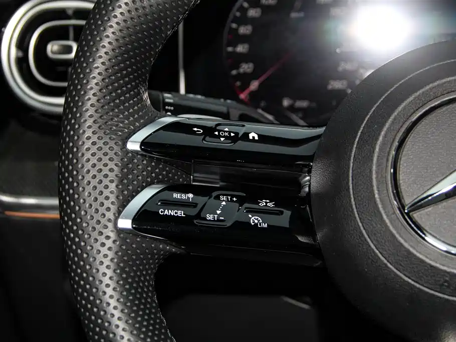 Mercedes-Benz C-Class 2025 — фото 28