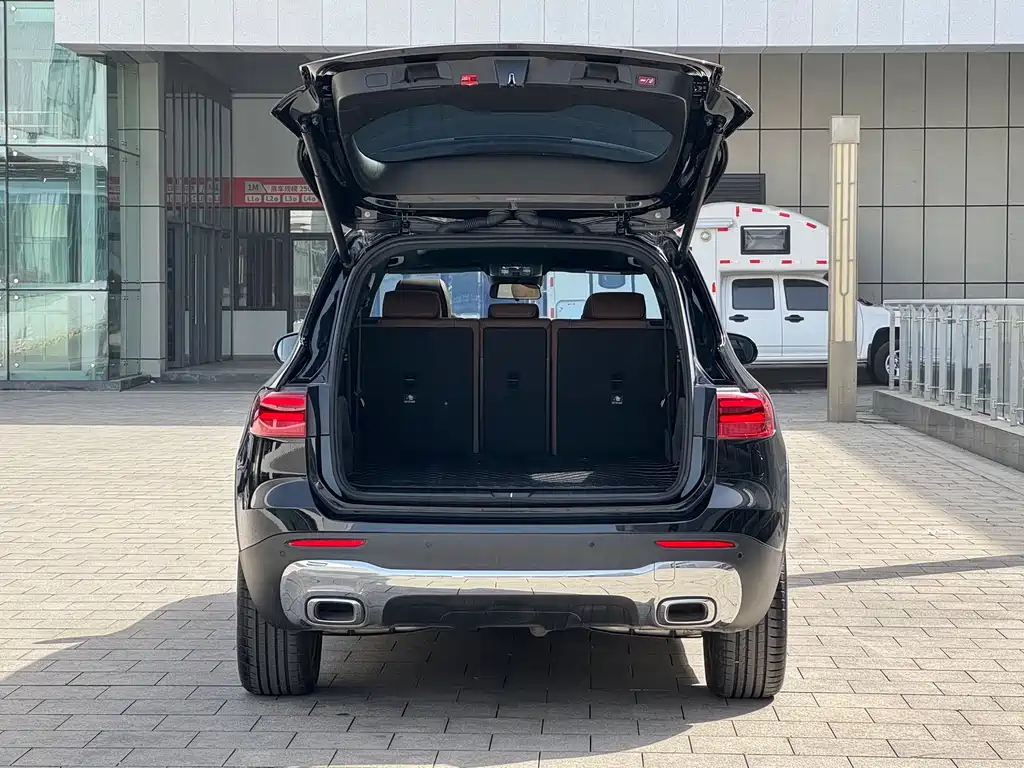Mercedes-Benz GLB 2024 — фото 10