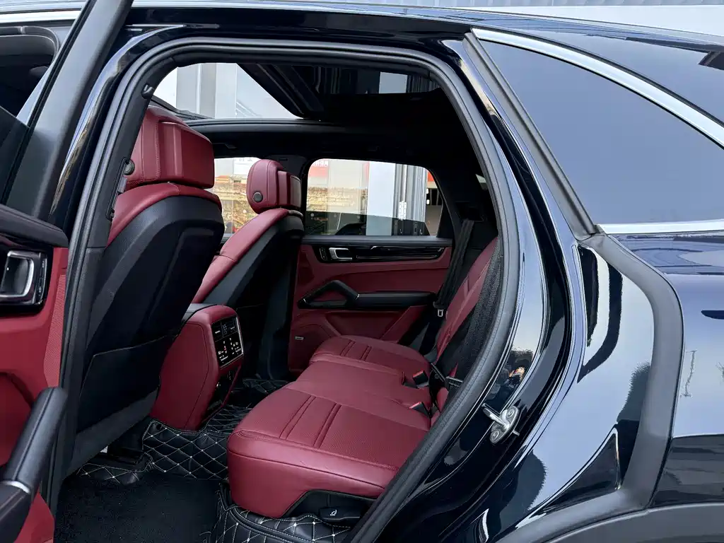 Porsche Cayenne 2022 — фото 15