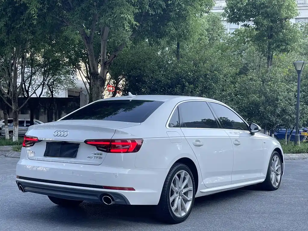 Audi A4L 2019 — фото 4