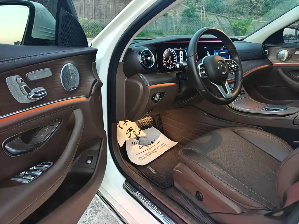 Mercedes-Benz E-Class 2020 — фото 11