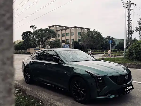 Cadillac CT5 2025