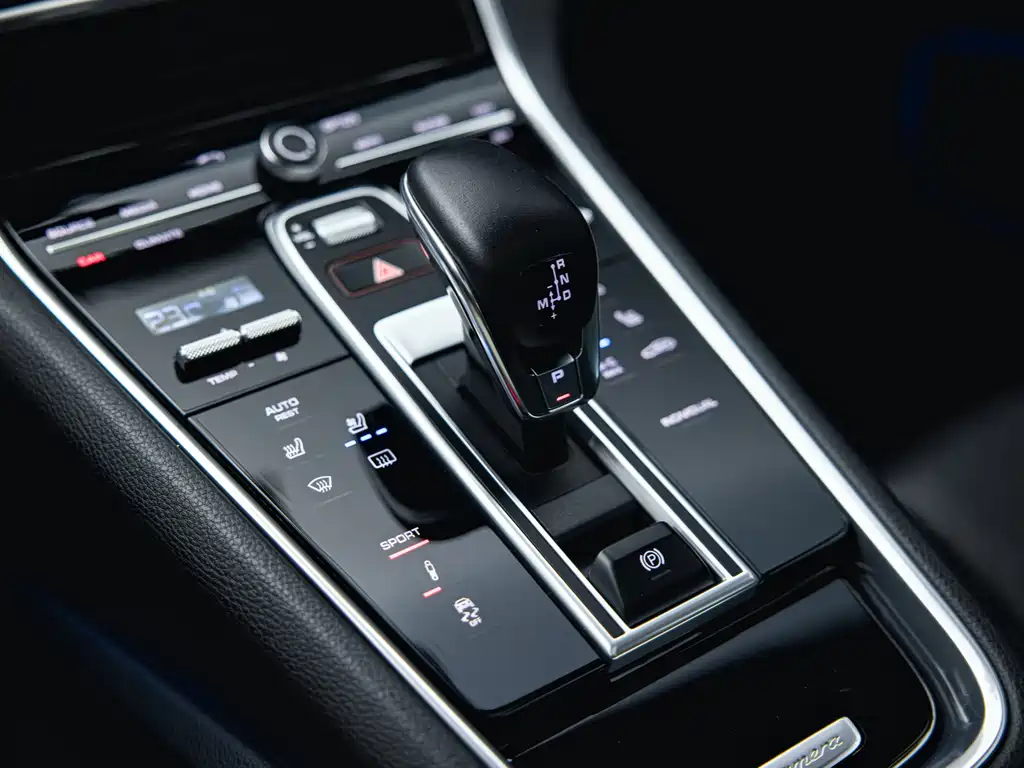 Porsche Panamera 2019 — фото 17