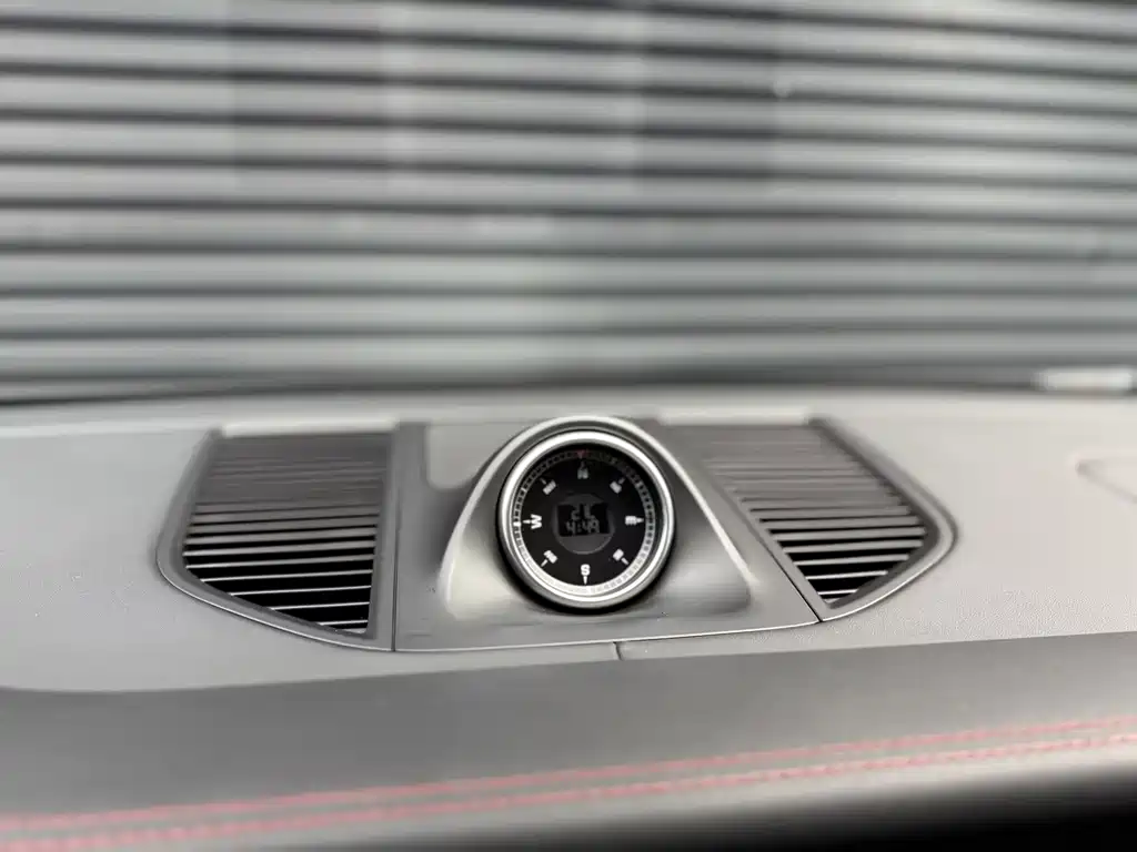 Porsche Macan 2022 — фото 10