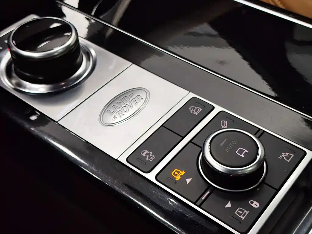 Land Rover Range Rover 2022 — фото 20