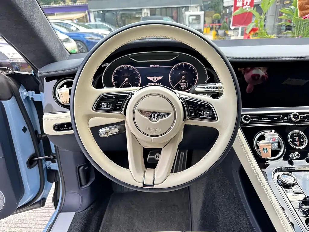 Bentley Continental 2023 — фото 18