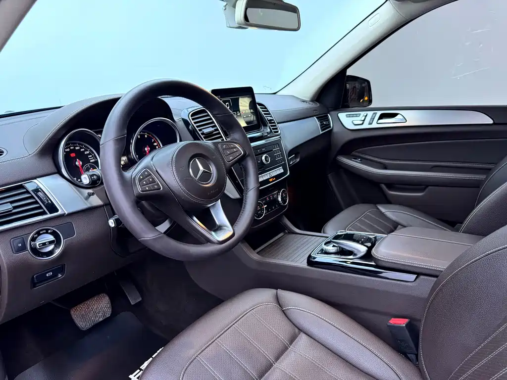 Mercedes-Benz GLS 2017 — фото 12