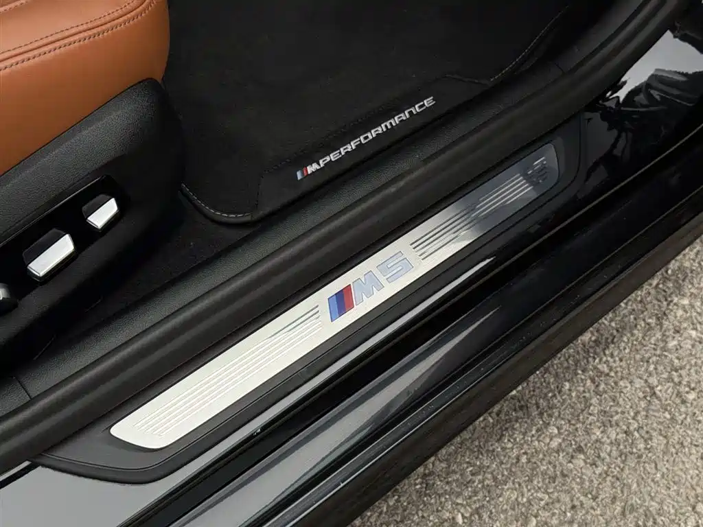 BMW M5 2021 — фото 32