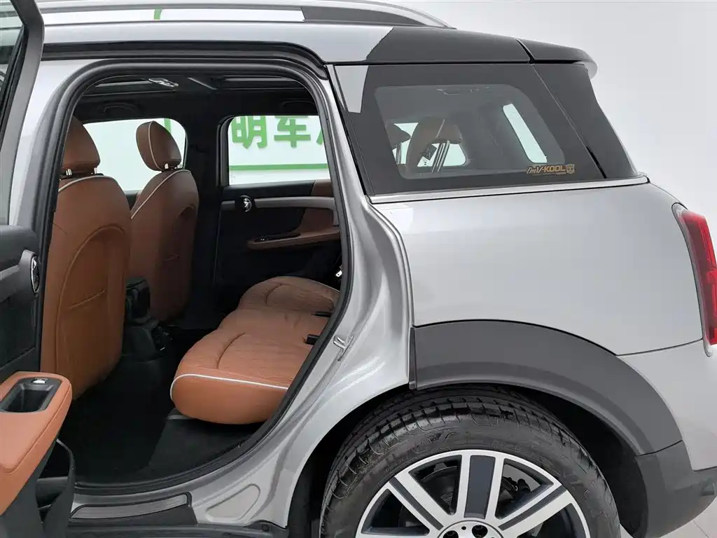 MINI Countryman 2023 — фото 15
