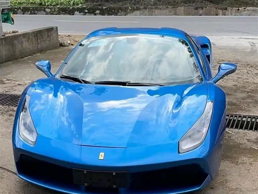 Ferrari 488 2017 — фото 1