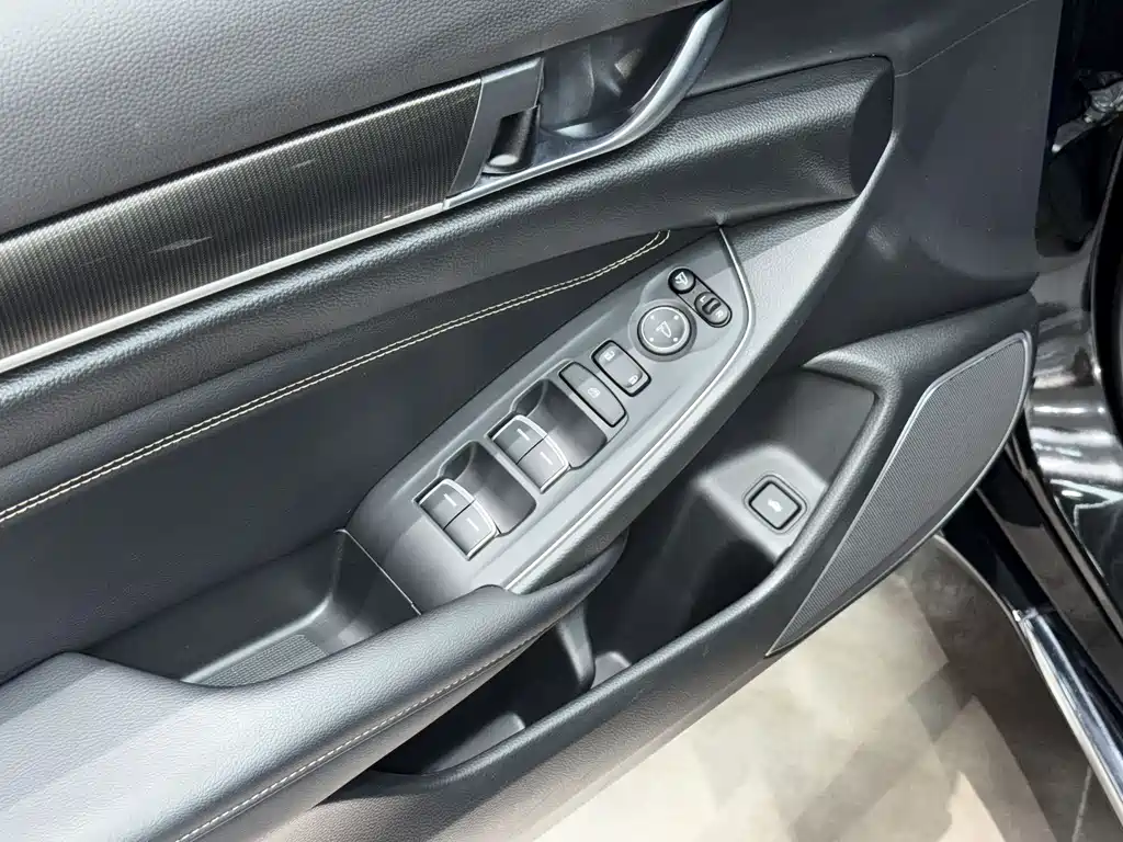 Honda Accord 2022 — фото 12