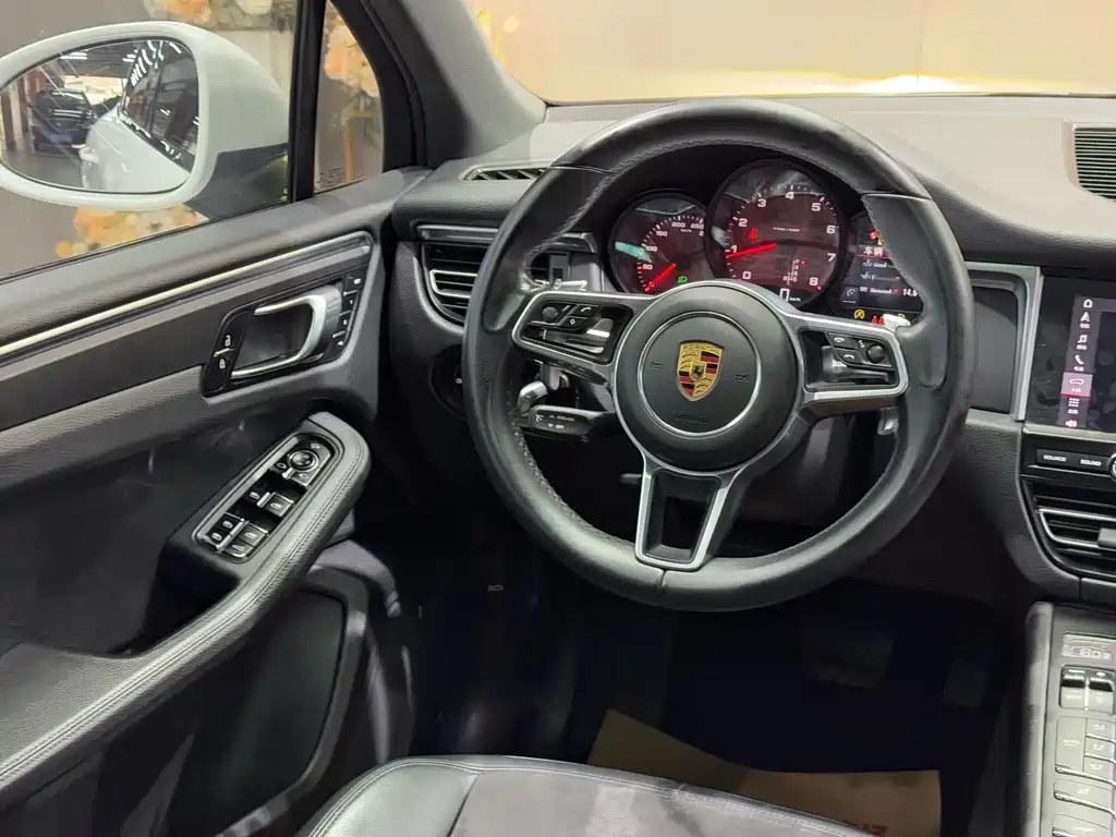 Porsche Macan 2021 — фото 18
