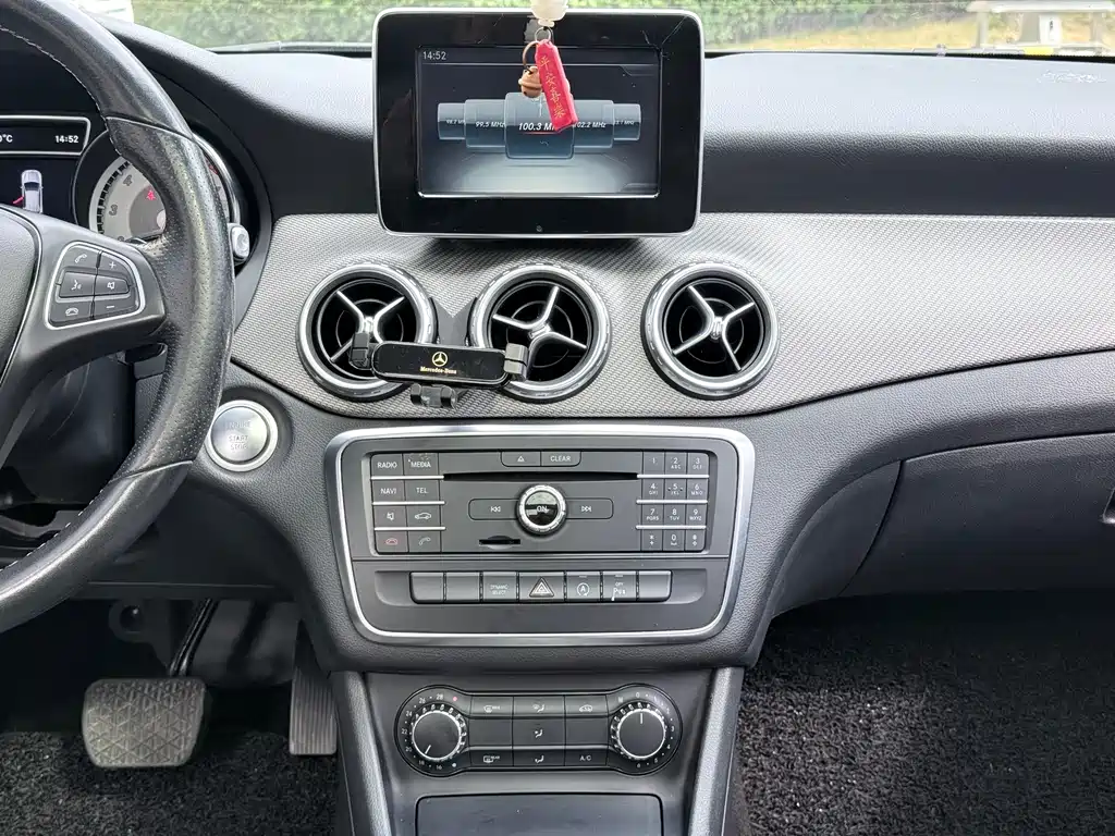 Mercedes-Benz GLA 2017 — фото 8