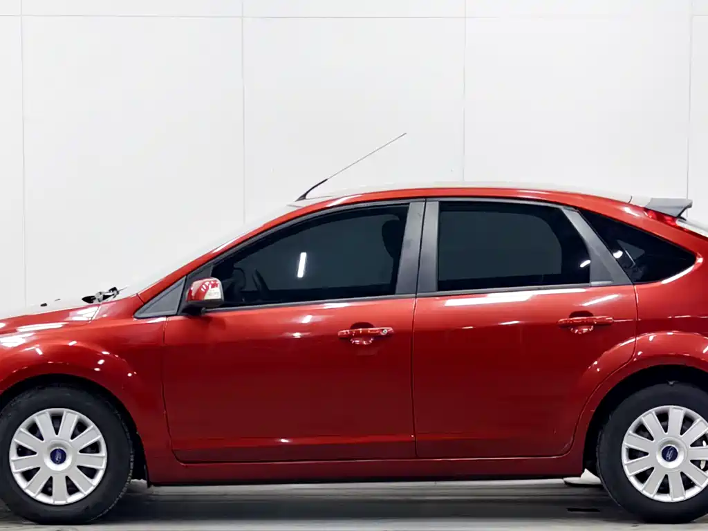 Ford Focus 2012 — фото 8