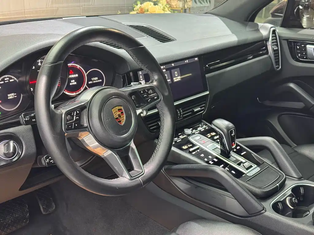 Porsche Cayenne 2018 — фото 18