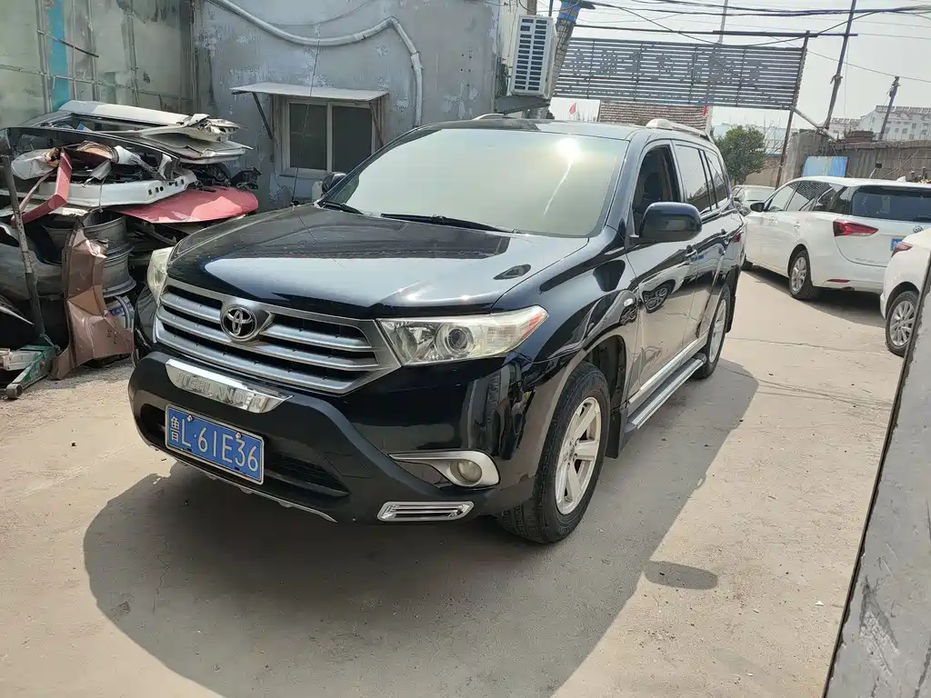 Toyota Highlander 2014 — фото 1