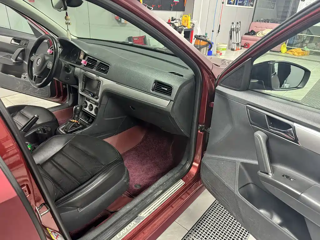 Volkswagen Gran Lavida 2013