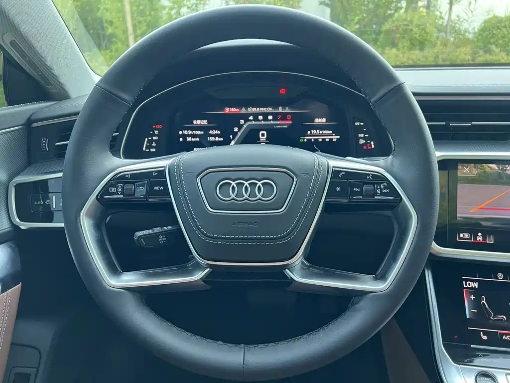 Audi A7L 2024 — фото 12