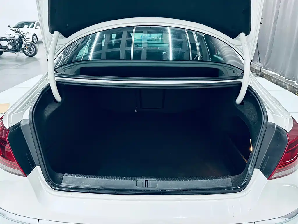 Volkswagen CC 2015 — фото 24