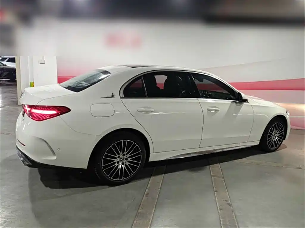 Mercedes-Benz C-Class 2023 — фото 3